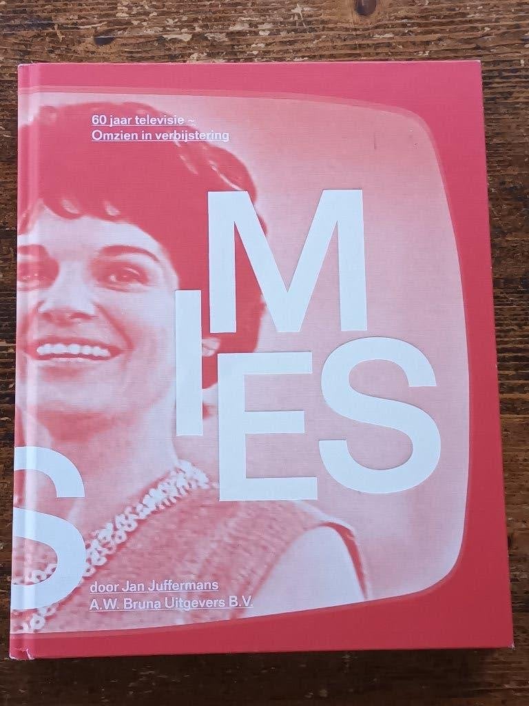 Tafelboek biografie Mies Bouwman 60 jaar televisie, Boeken, Ophalen of Verzenden, Zo goed als nieuw, Film, Tv en Media