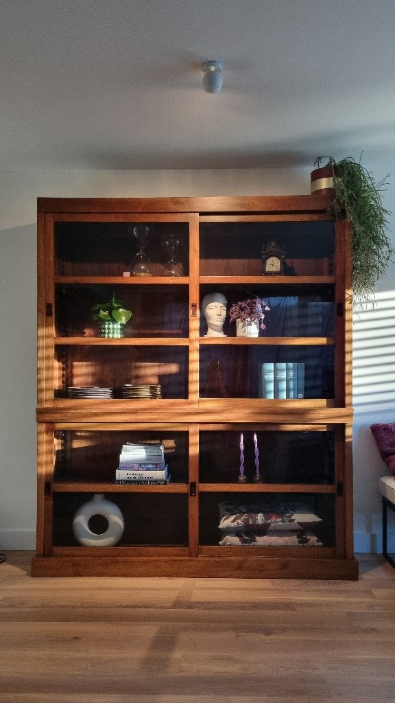 Teak- of acaciahouten vitrinekast / buffetkast / schoolkast, Antiek en Kunst, Antiek | Meubels | Kasten, Ophalen
