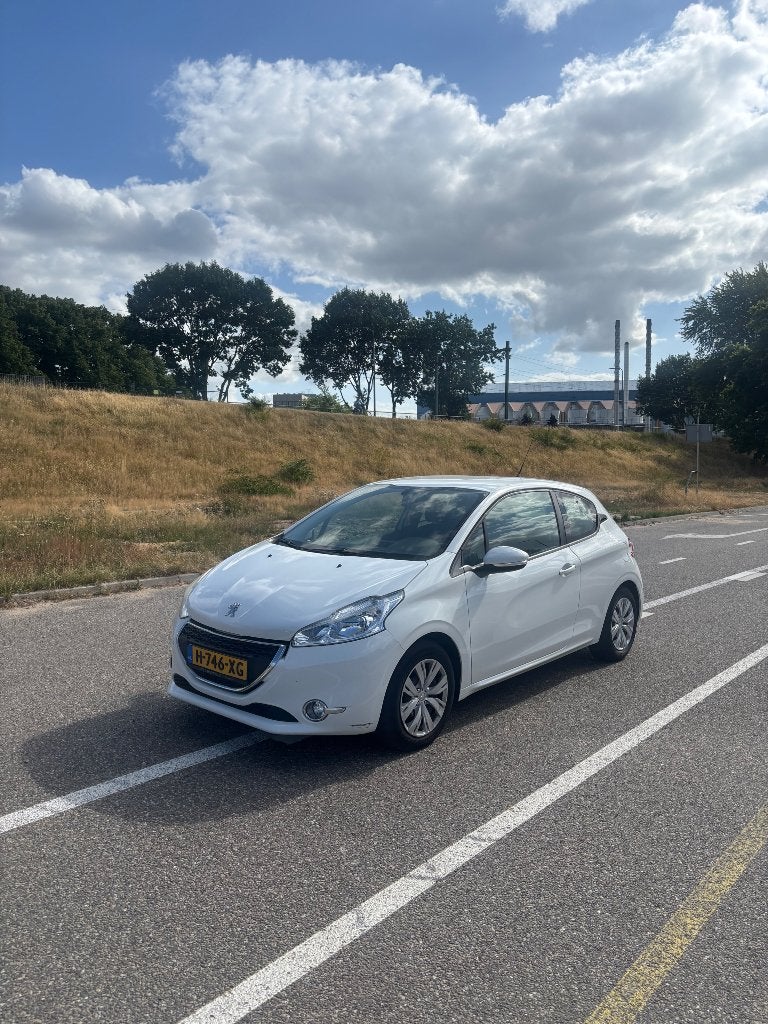 Peugeot 208 1.0 VTI 50KW/68PK 3-D 2013 Wit, Auto's, Voorwielaandrijving, Particulier, 3 cilinders, 999 cc