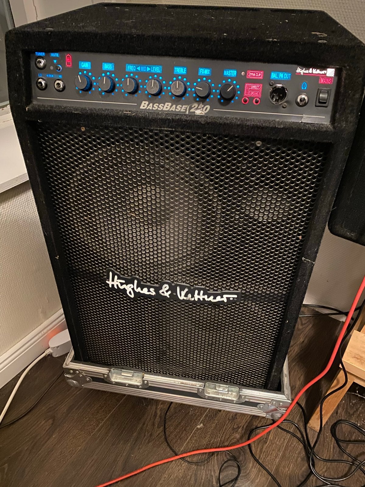 Hughes & Kettner BassBase 250 Basgitaar Combo Versterker