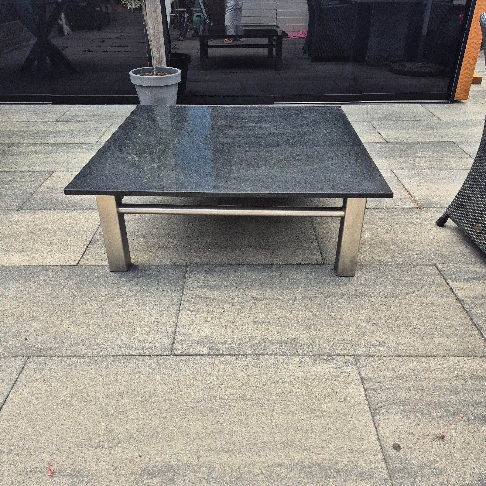 Salontafel rvs poot, Ophalen, Vierkant, Zo goed als nieuw, Modern
