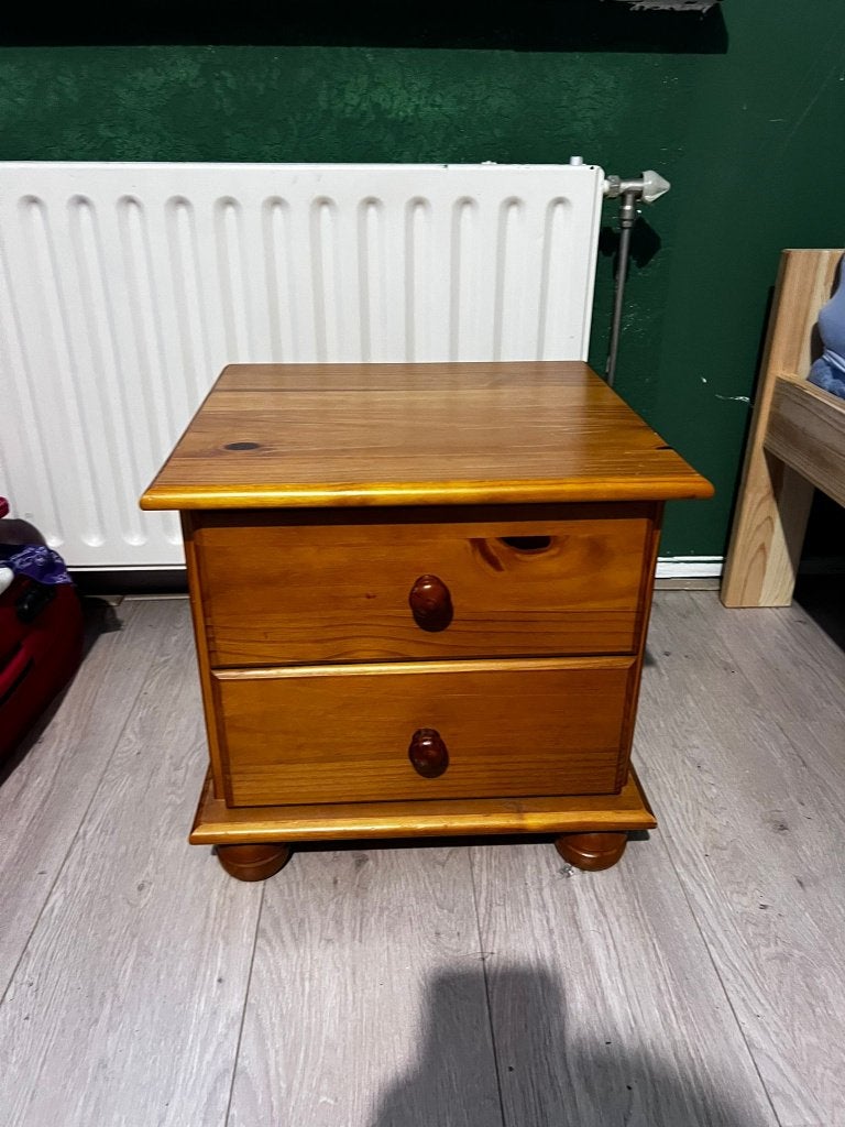 Houten nachtkastje met lades, Huis en Inrichting, Ophalen, Minder dan 45 cm, Zo goed als nieuw, Minder dan 55 cm