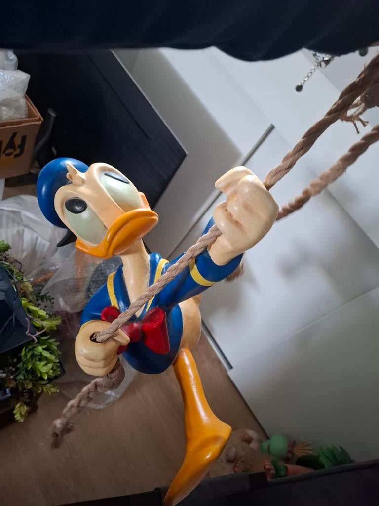 Disney beeld hangende donald duck vintage, Ophalen, Donald Duck, Zo goed als nieuw, Beeldje of Figuurtje