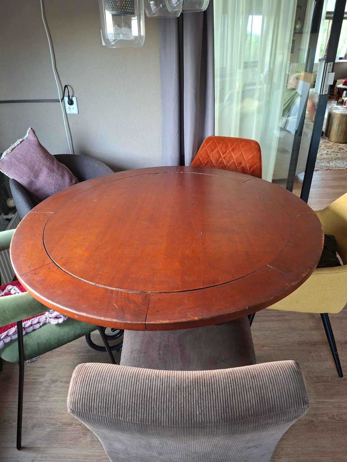 Ronde houten eettafel met smeedijzeren onderstel, Ophalen, Gebruikt, Vijf personen of meer, 100 tot 150 cm