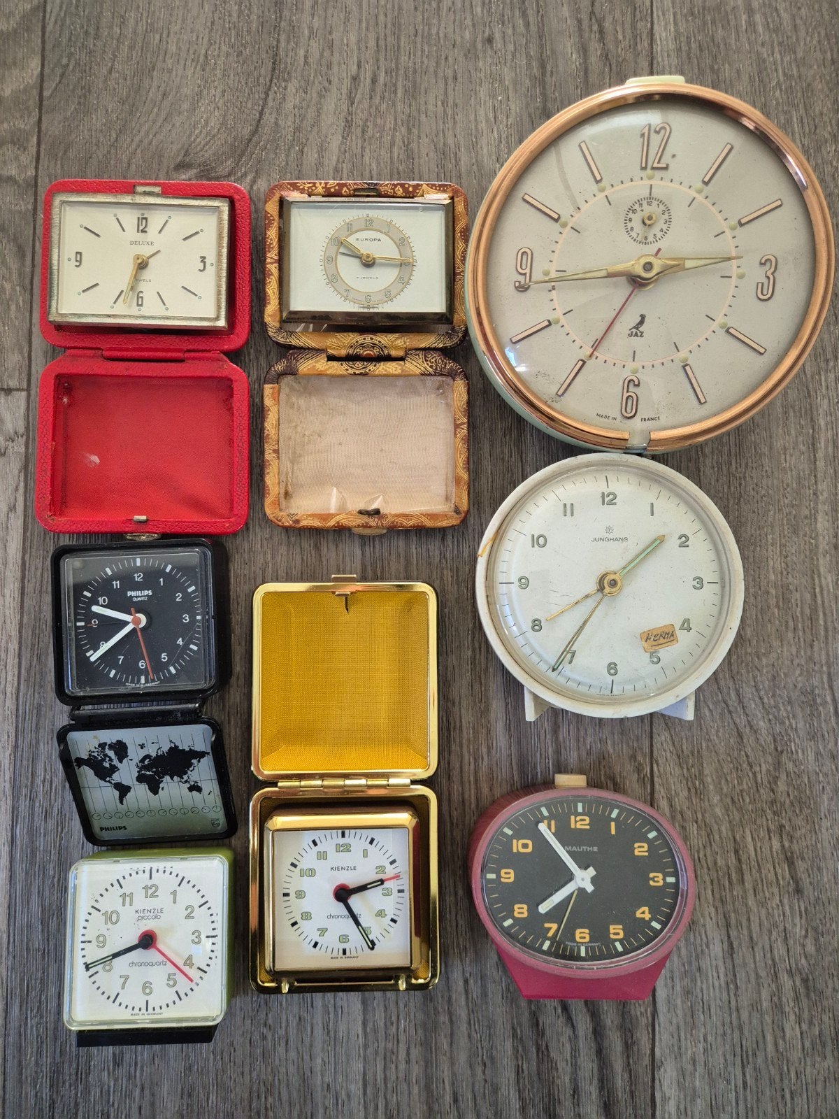 Partij vintage klokken en wekkers, mechanische en quartz, Verzenden