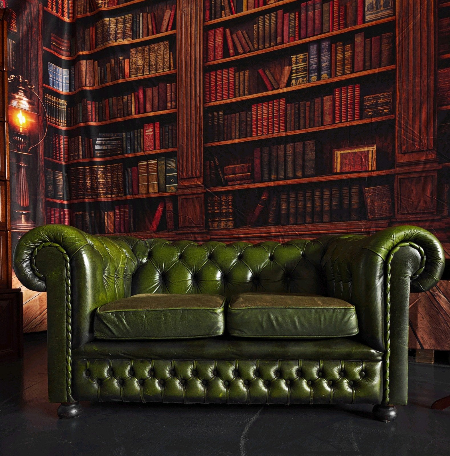 Engelse Chesterfield Bank 2 Zits Groen Leer, Gebruikt, Bollenmarkt 14c Zwaagdijk Oost, Treasure, Tweepersoons