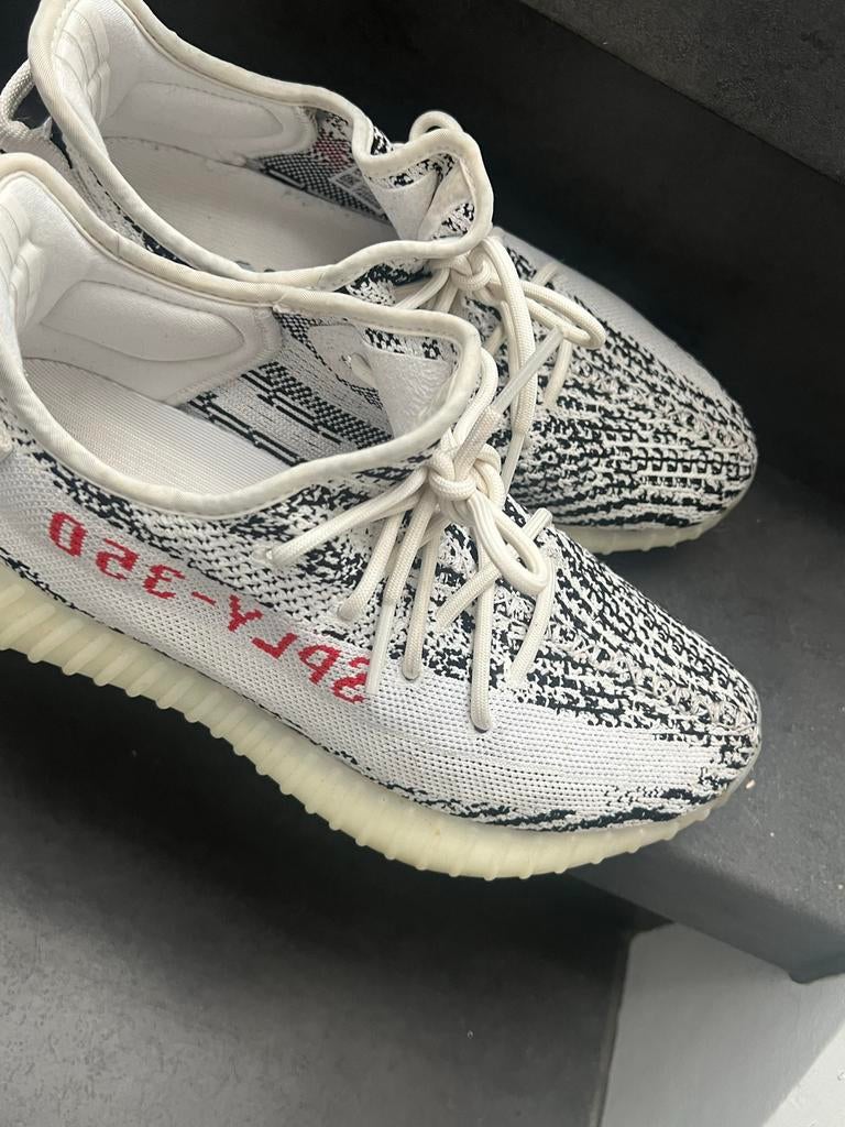 Yeezy Boost 350 V2 'Zebra' maat 42 met originele doos, Kleding | Heren, Schoenen, Ophalen of Verzenden, Zo goed als nieuw, Wit