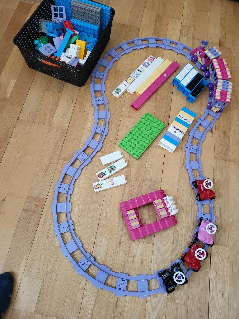 Unico duplo Hello Kitty trein en meer, Ophalen of Verzenden, Gebruikt, Overige merken