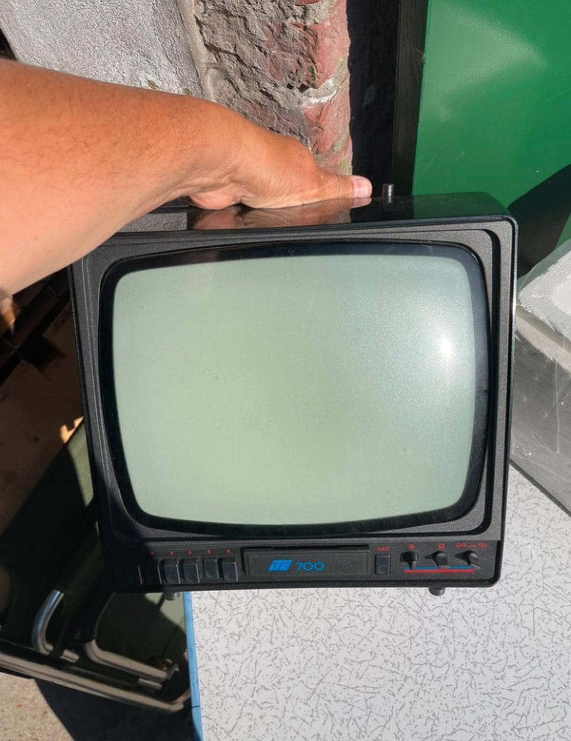 Vintage ITT 700 draagbare zwart-wit televisie, Audio, Tv en Foto, Vintage Televisies, Ophalen of Verzenden, Gebruikt, Minder dan 40 cm