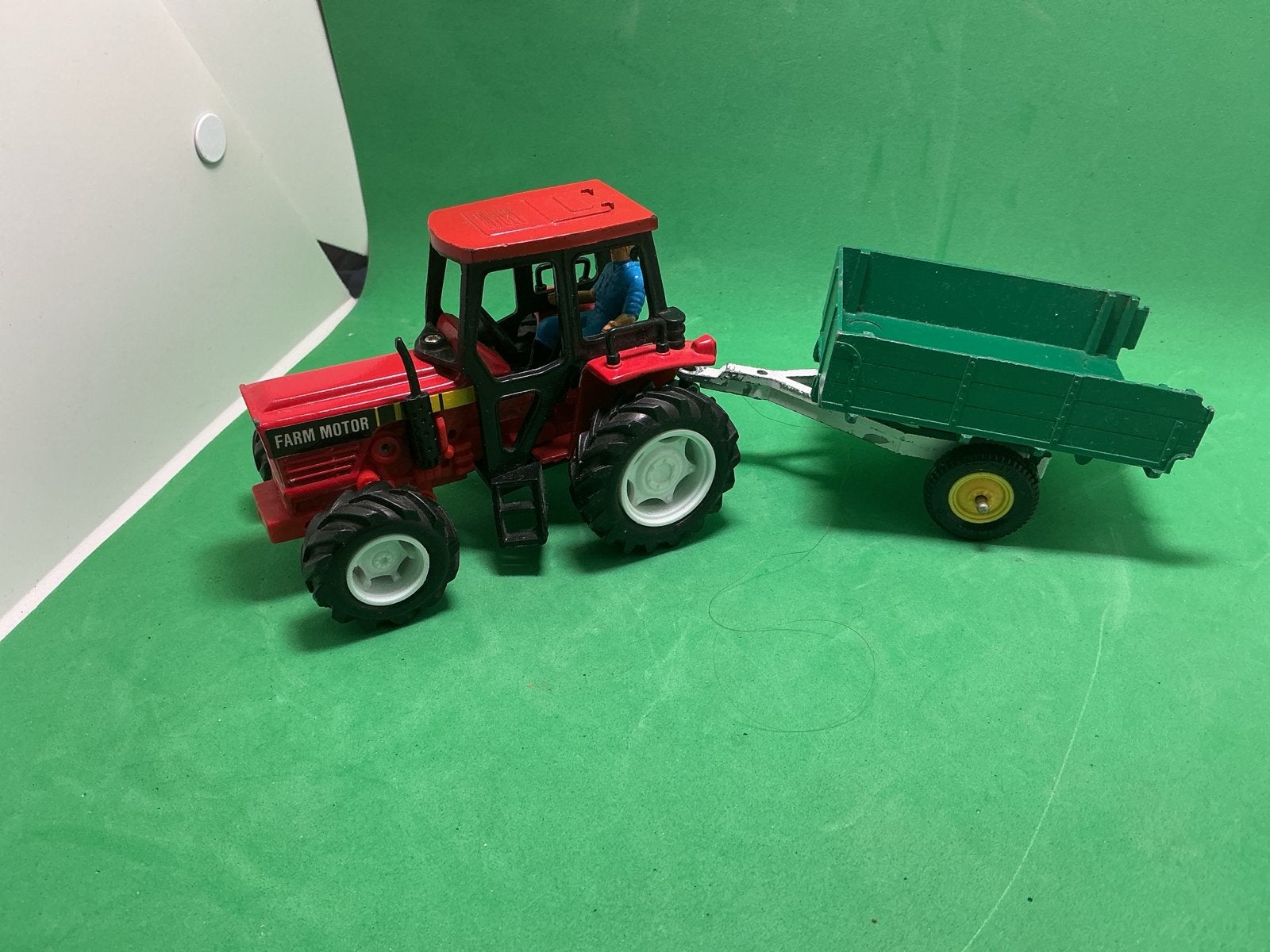 Rode speelgoedtractor met aanhanger - Farm Motor, Ophalen of Verzenden, Gebruikt