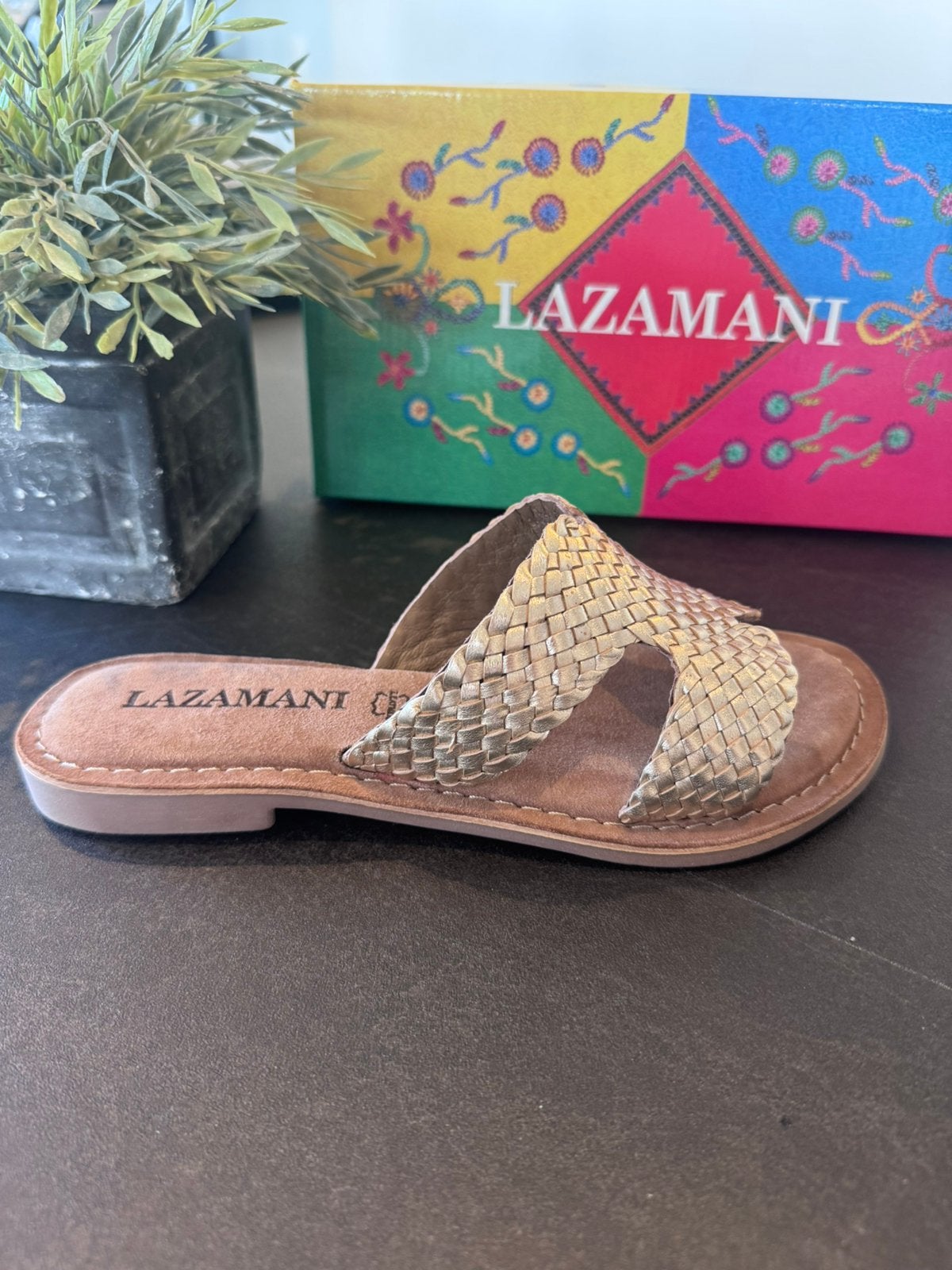 LAZAMANI slippers gold, Kleding | Dames, Schoenen, Nieuw, Slippers, Overige kleuren, Ophalen of Verzenden