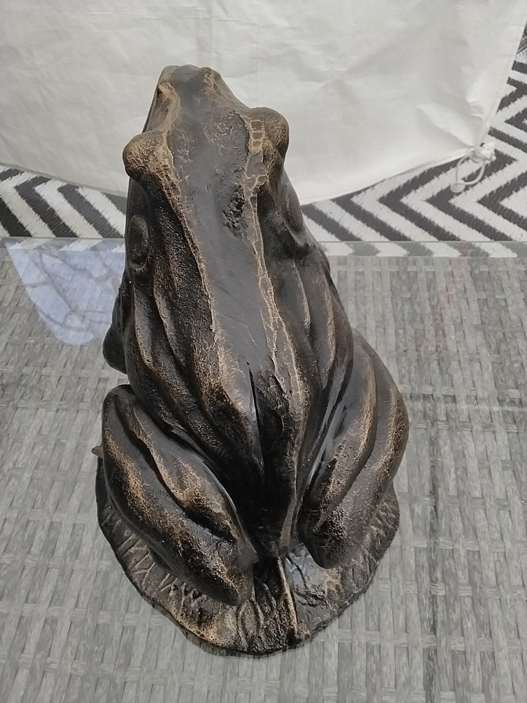 Decoratieve Kikker Beeld - Bronskleurig, Tuin en Terras, Tuinbeelden, Ophalen of Verzenden, Zo goed als nieuw, Overige materialen