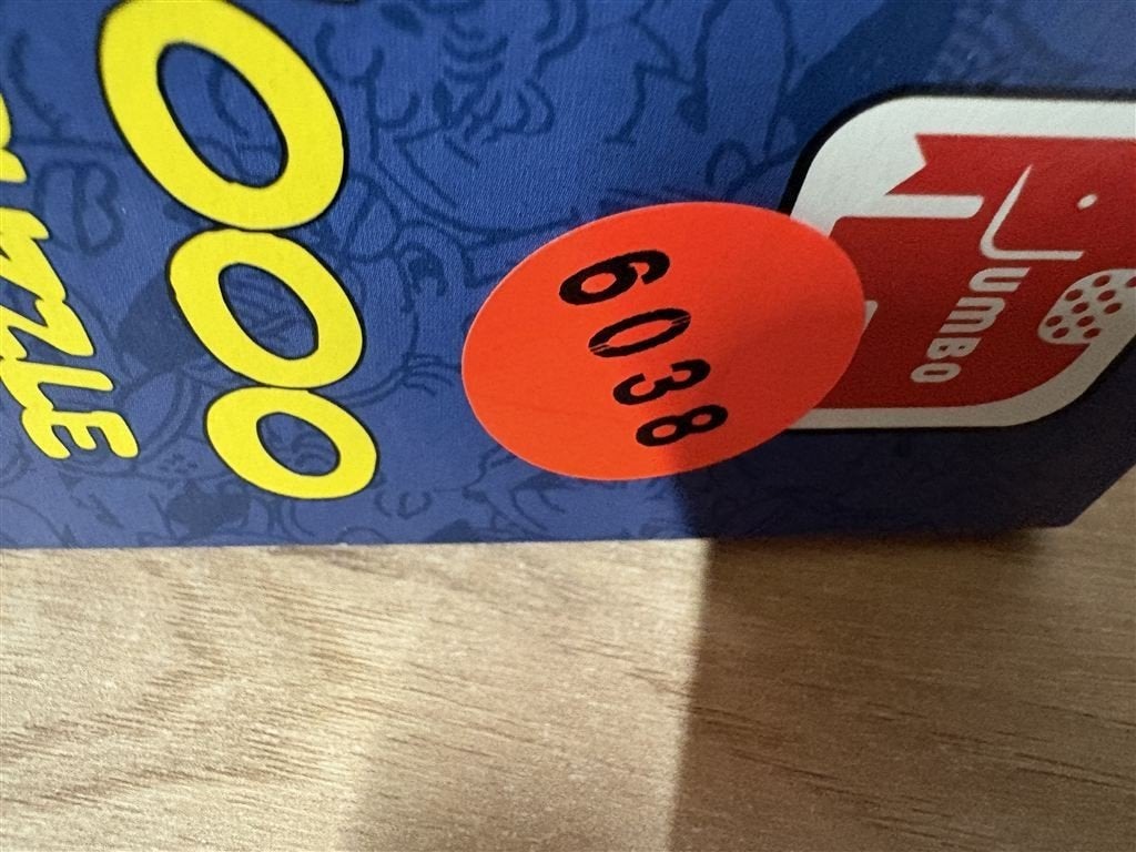 Jan van Haasteren - fijne verjaardag - 1000 stuks - s6038, Verzenden, 500 t/m 1500 stukjes, Zo goed als nieuw