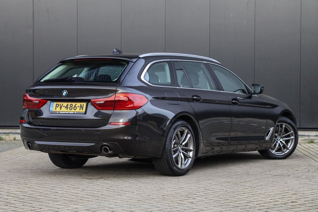 BMW 5-serie Touring 530i 252PK Executive ✅ Trekhaak ✅ LE, Auto's, Automaat, 1998 cc, Gebruikt, Origineel Nederlands