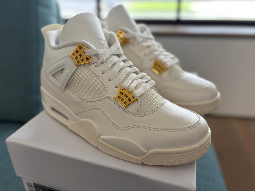 Nike Air Jordan 4 Retro Sail Metallic Gold Maat 44 DS, Kleding | Heren, Schoenen, Ophalen, Nieuw, Wit, Sneakers of Gympen