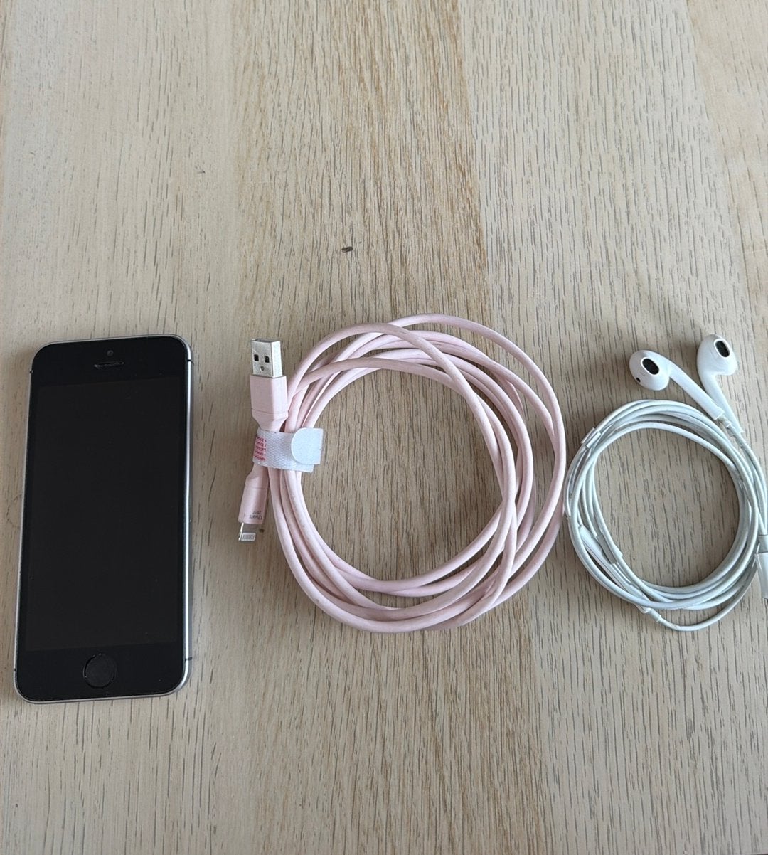 Te koop: iPhone SE eerste generatie 32GB, Telecommunicatie, Gebruikt, 75 %, Overige modellen, 32 GB