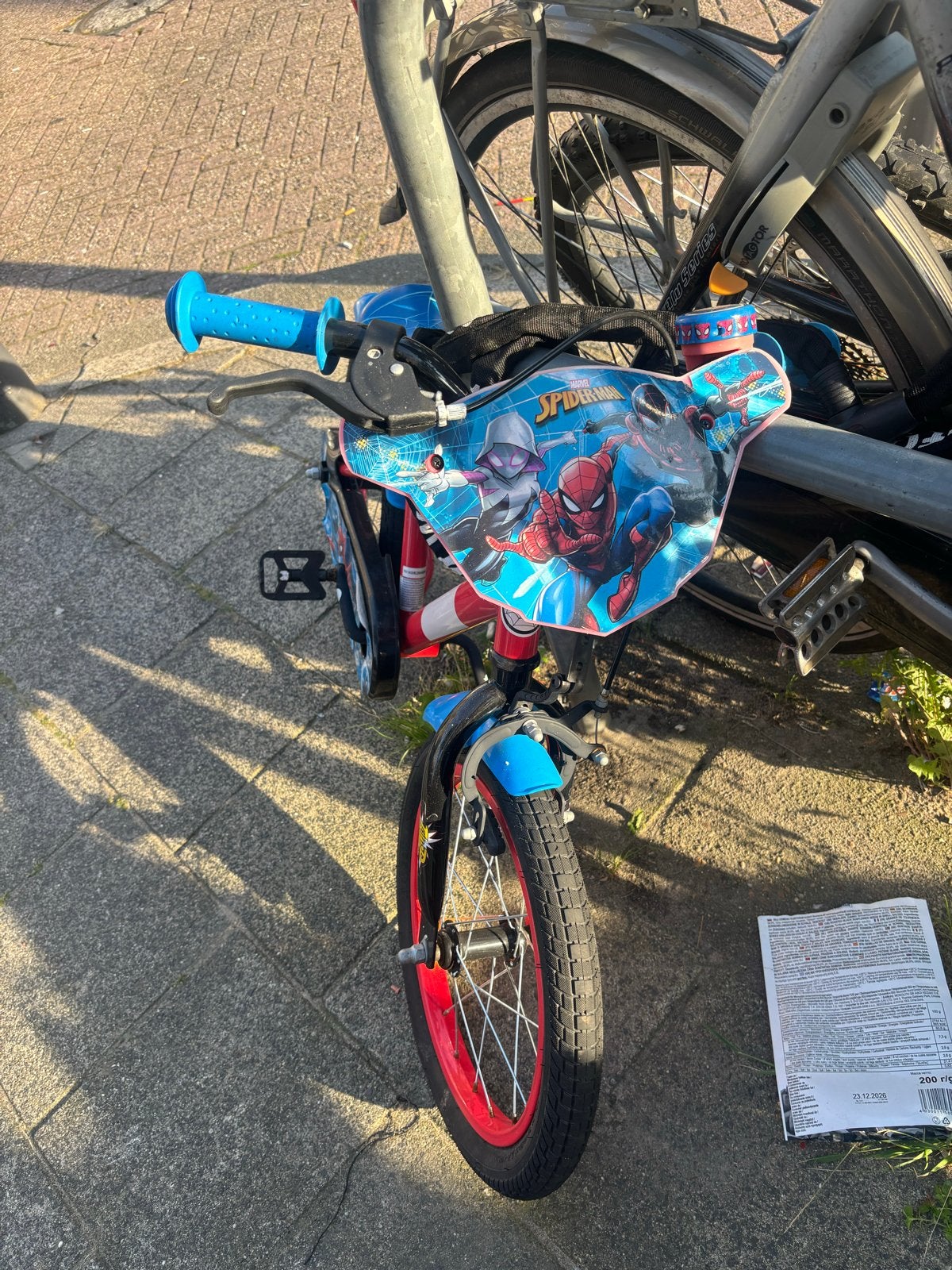 Spiderman kinderfiets 16 inch met zijwieltjes, Fietsen en Brommers, Ophalen, Zijwieltjes, 16 tot 20 inch, Velgrem