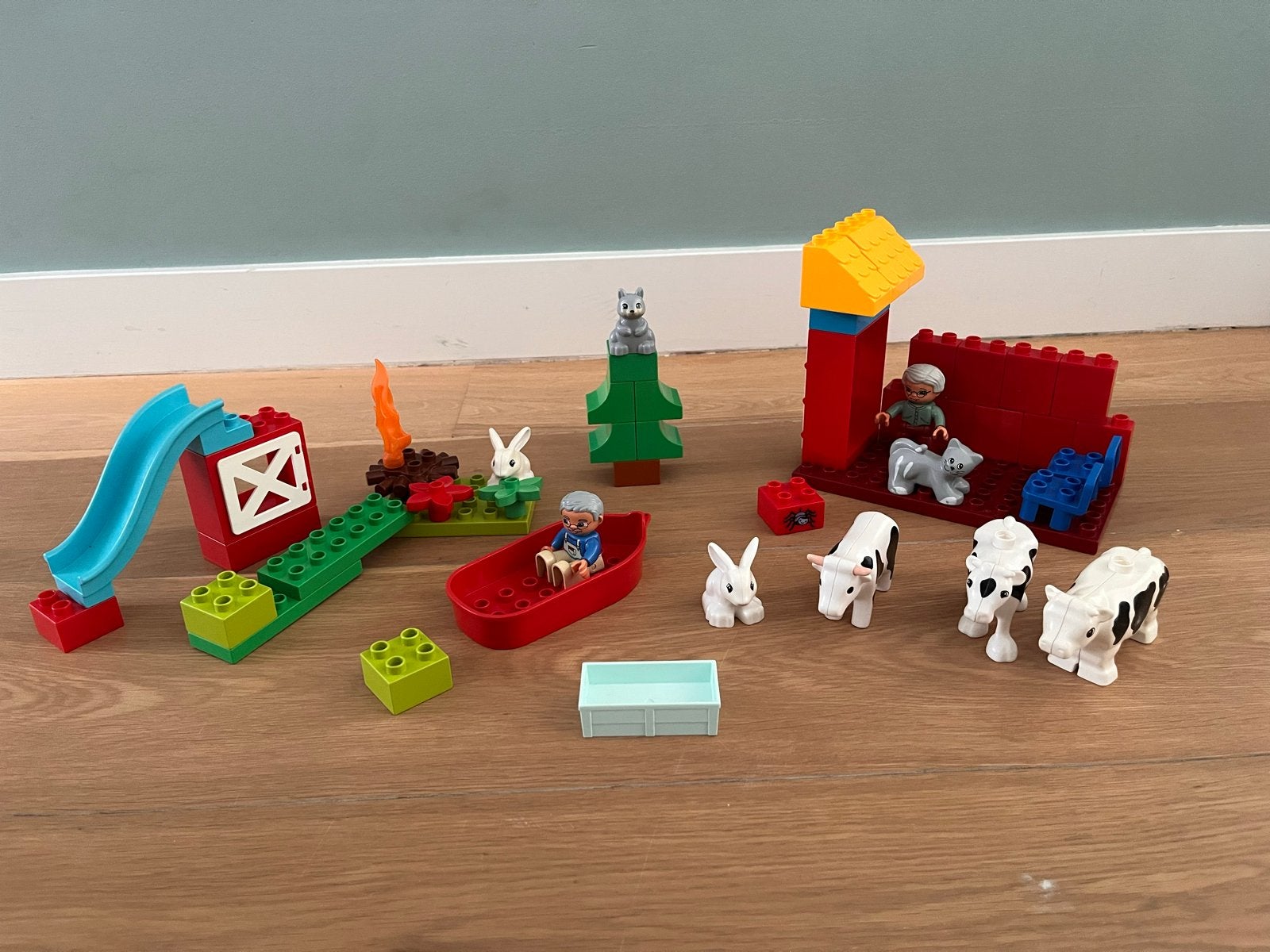 Duplo set met boerderij, dieren, opa en oma etc, Inclusief minifiguren, Gebruikt, MOC (eigen creatie), Ophalen of Verzenden