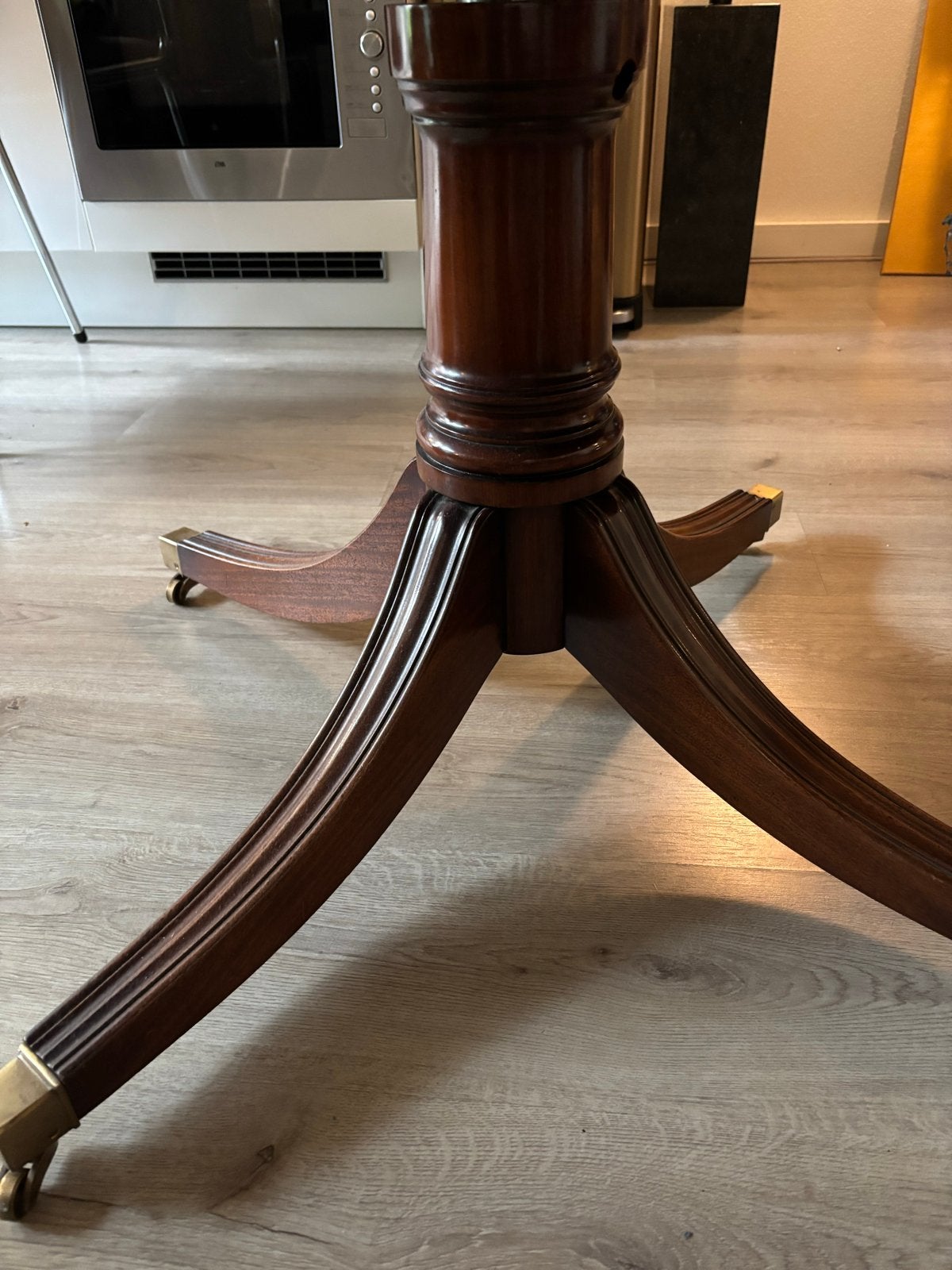 Ronde, in hoogte verstelbare tafel, Antiek en Kunst, Ophalen