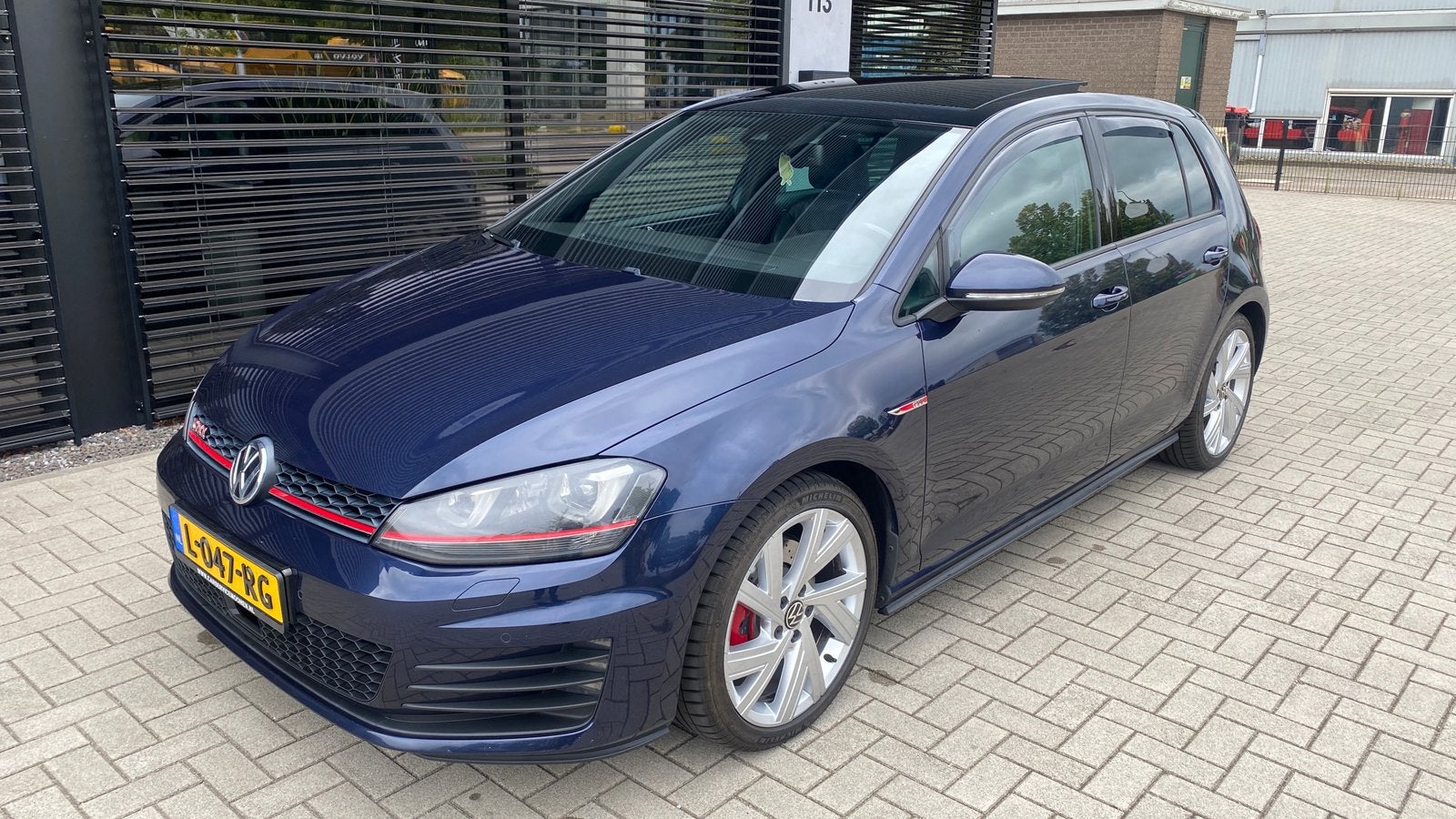 VW Golf 7 GTI 2015 Full option DSG/ Pano/ Leder/ 300PK, Zwart, 4 cilinders, 1984 cc, Blauw