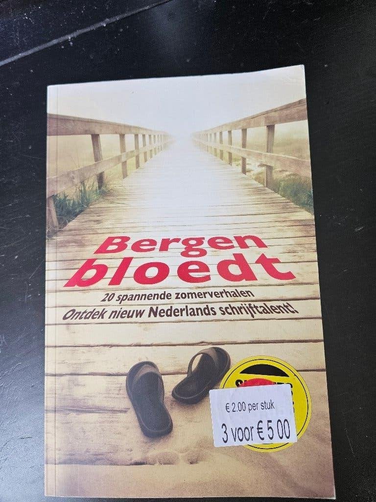 verhalen bundel - bergen bloed, Ophalen of Verzenden, Gelezen