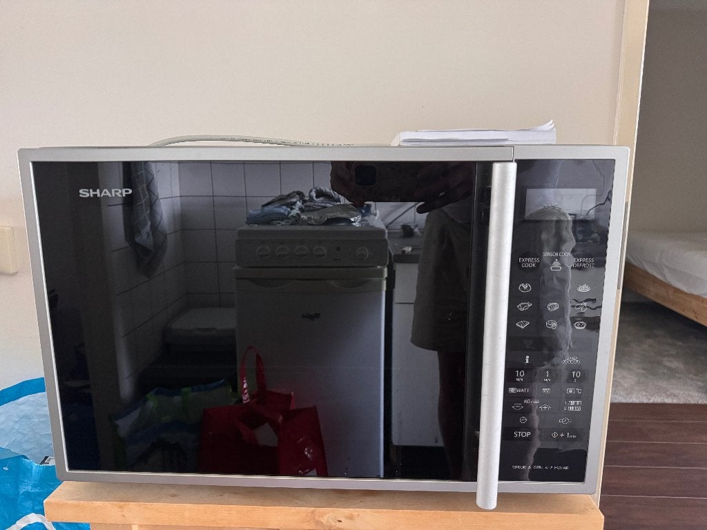 Sharp combimagnetron - Werkt nog als nieuw! 25 euro, Witgoed en Apparatuur, Magnetrons, Ophalen, Combimagnetron, Gebruikt, Hete lucht