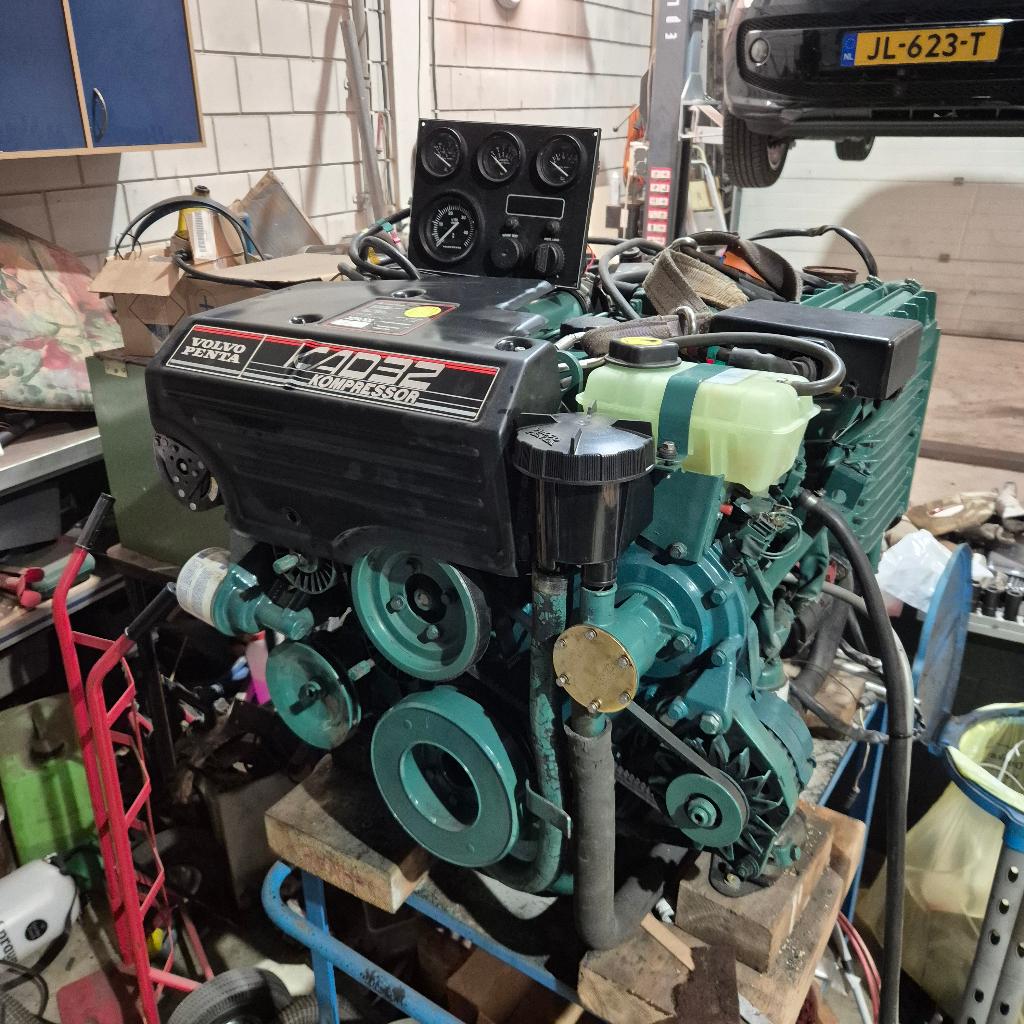 Volvo KAD 32 scheepsdieselmotor compleet met Dp-SMT Z-drive, Ophalen, Gebruikt, Motor en Techniek, Motorboot