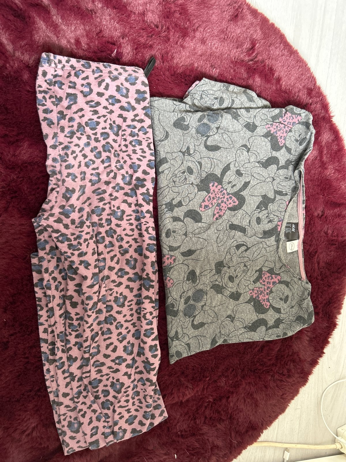 Leuke pyjama set maat 158/164 met Minnie Mouse en panterprin, Ophalen of Verzenden