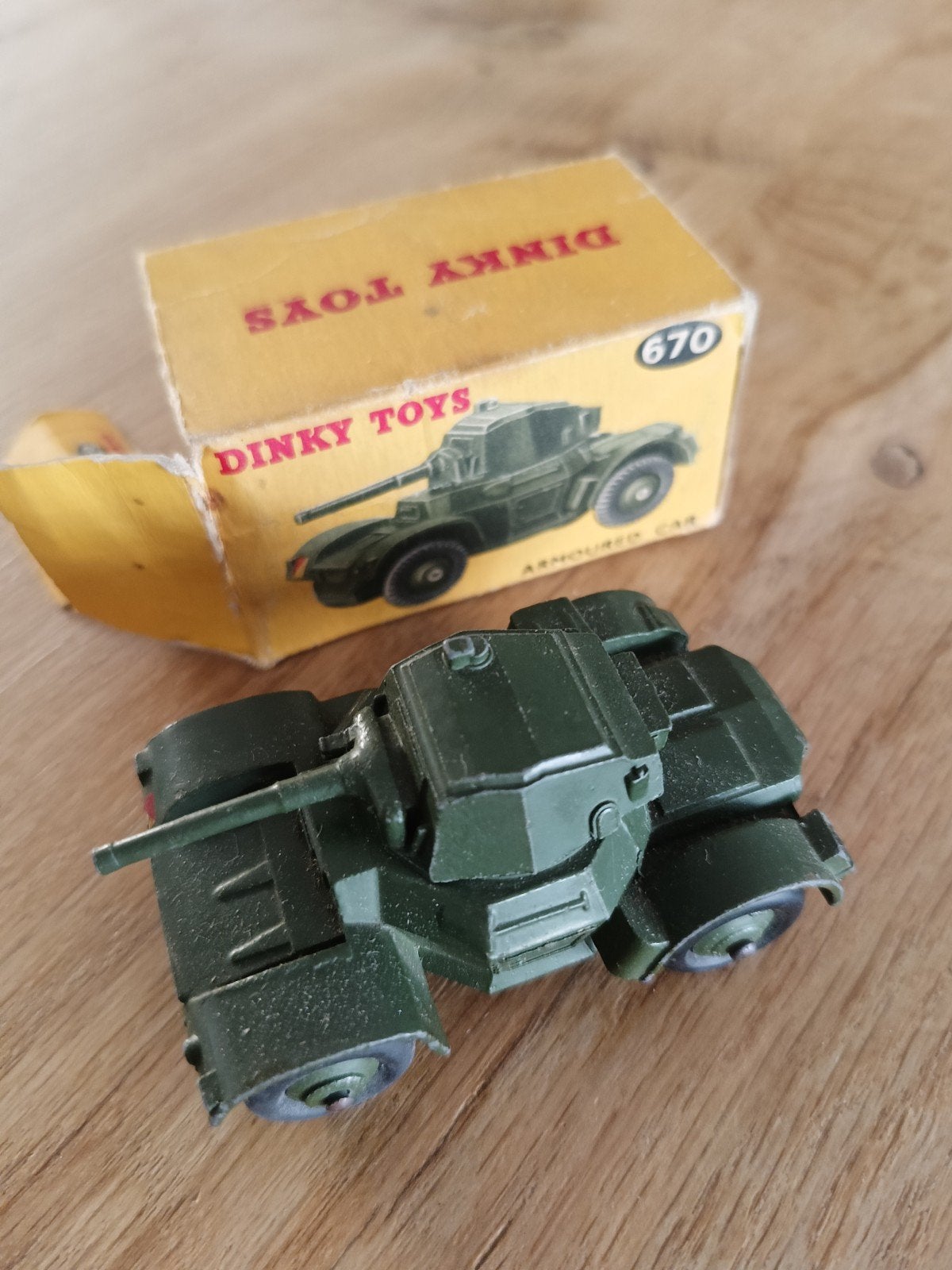 Dinky Toys 670 Armoured Car met originele doos, Ophalen of Verzenden, Gebruikt