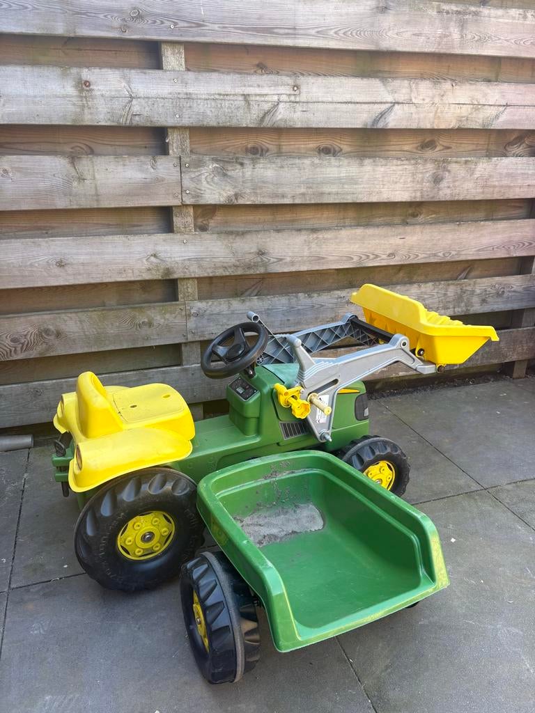 Grote traptractor met aanhanger - stukje afgebroken, Ophalen, Gebruikt