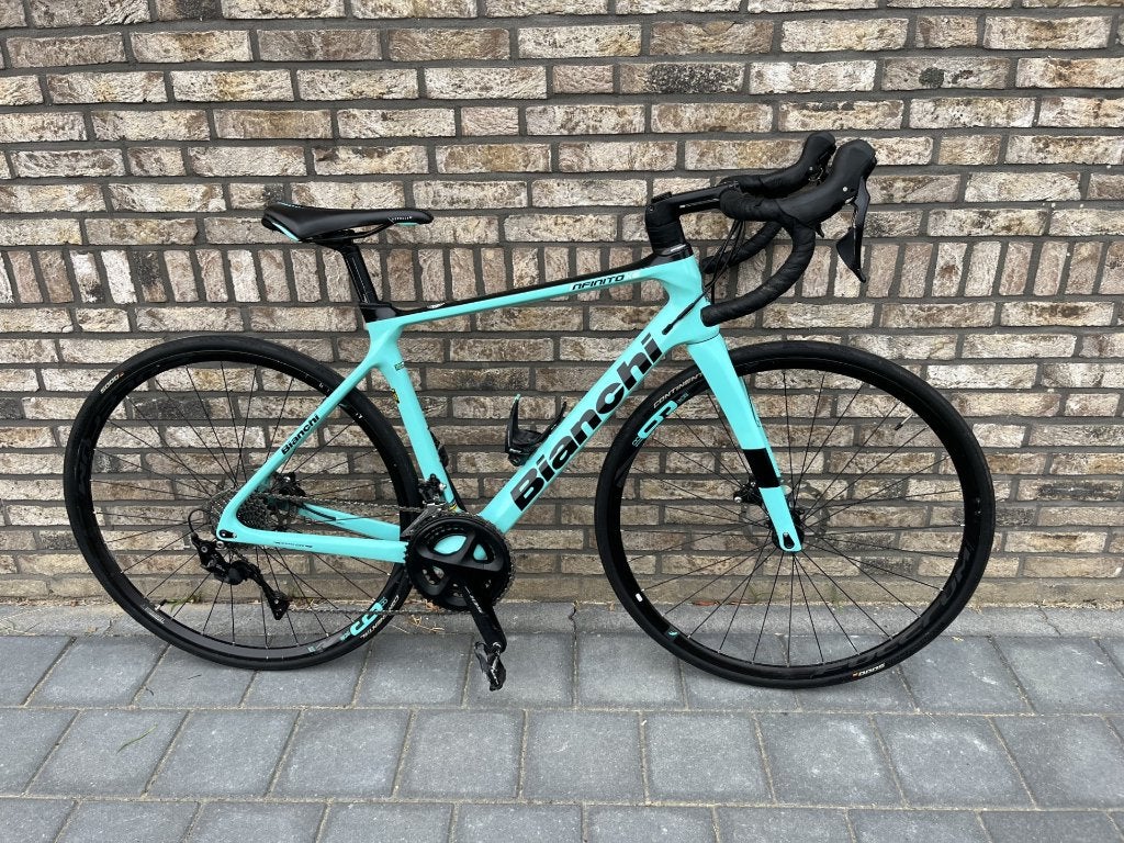 Bianchi Infinito XE 105 Celeste, 28 inch, Gebruikt, Carbon, Heren
