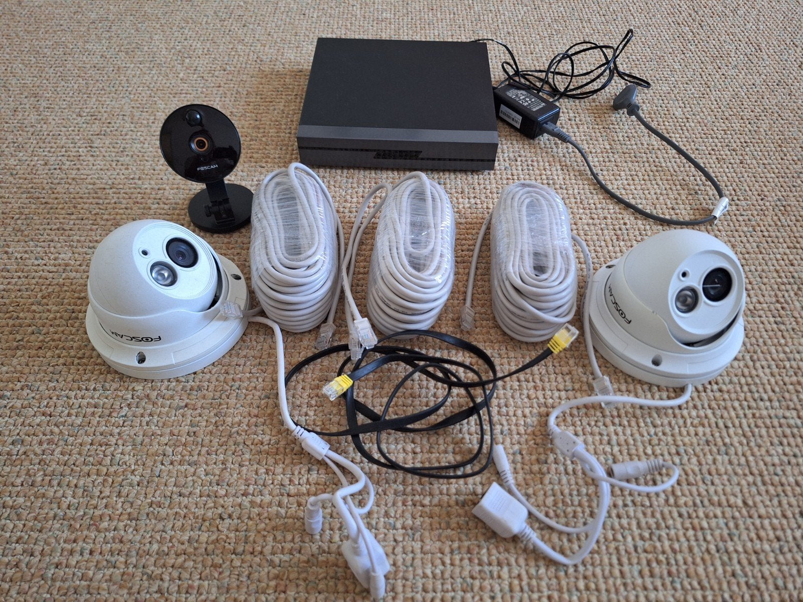 Foscam Beveiligingscamerasysteem met NVR en 3 Camera's, Ophalen, Gebruikt, Binnencamera