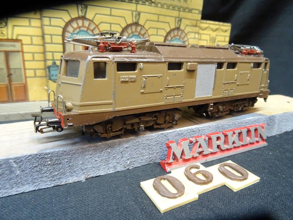 060=Marklin 3035-1 de E424 van de Italiaanse spoorwegen.144, Wisselstroom, Gebruikt, Locomotief, Ophalen of Verzenden