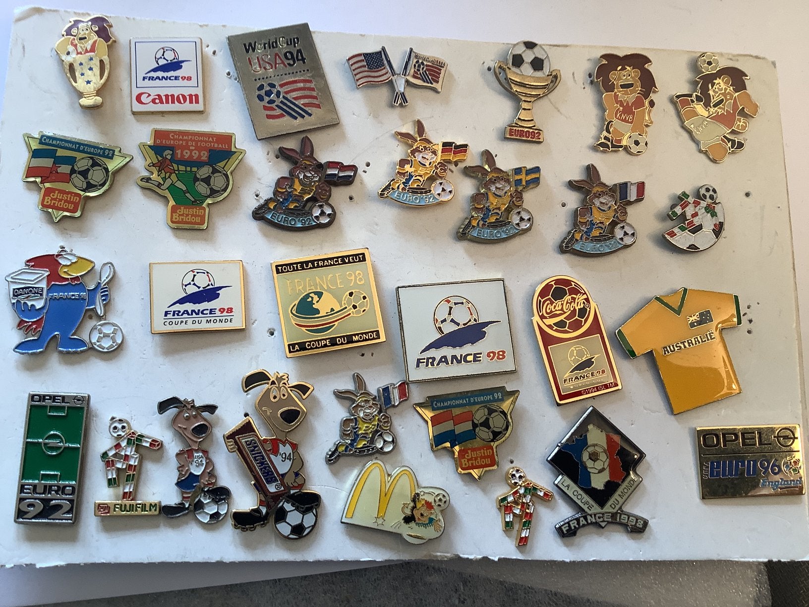 30 pins WK en EK voetbal, Ophalen of Verzenden, Buitenlandse clubs