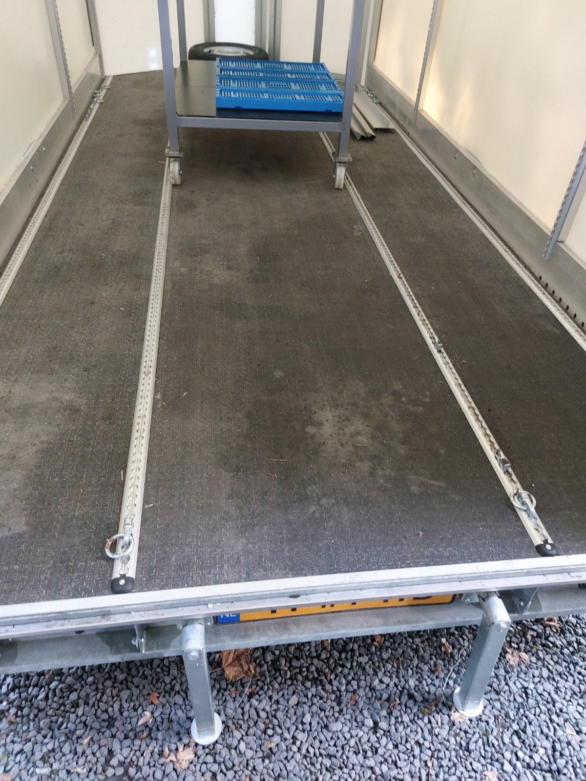 Vliegtuigrail / Airline sjorrail voor aanhanger, Ophalen