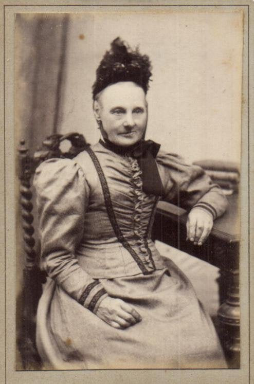 CDV - H. J. Weesing - Binnen Brouwerstr 5- Amsterdam, Gebruikt, Verzenden, Foto, Klederdracht