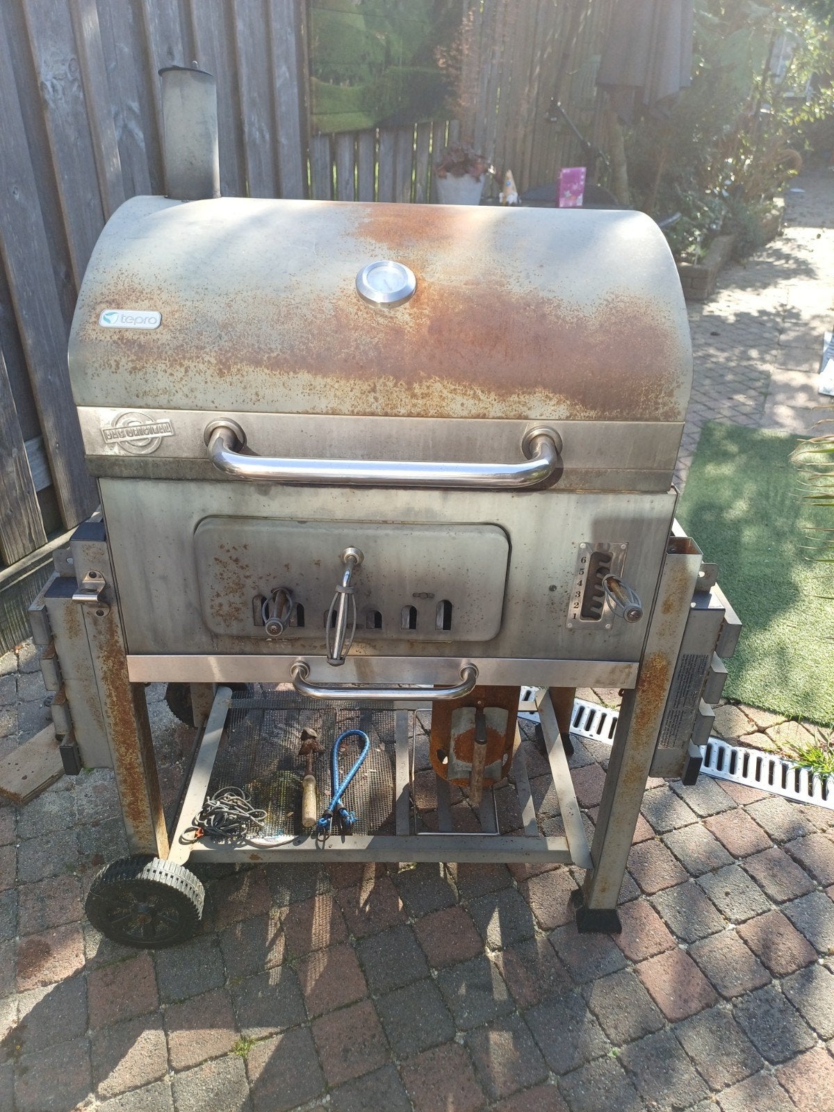 Tepro Barbecue met defecten - voor de handige klusser, Ophalen, Gebruikt, Tepro