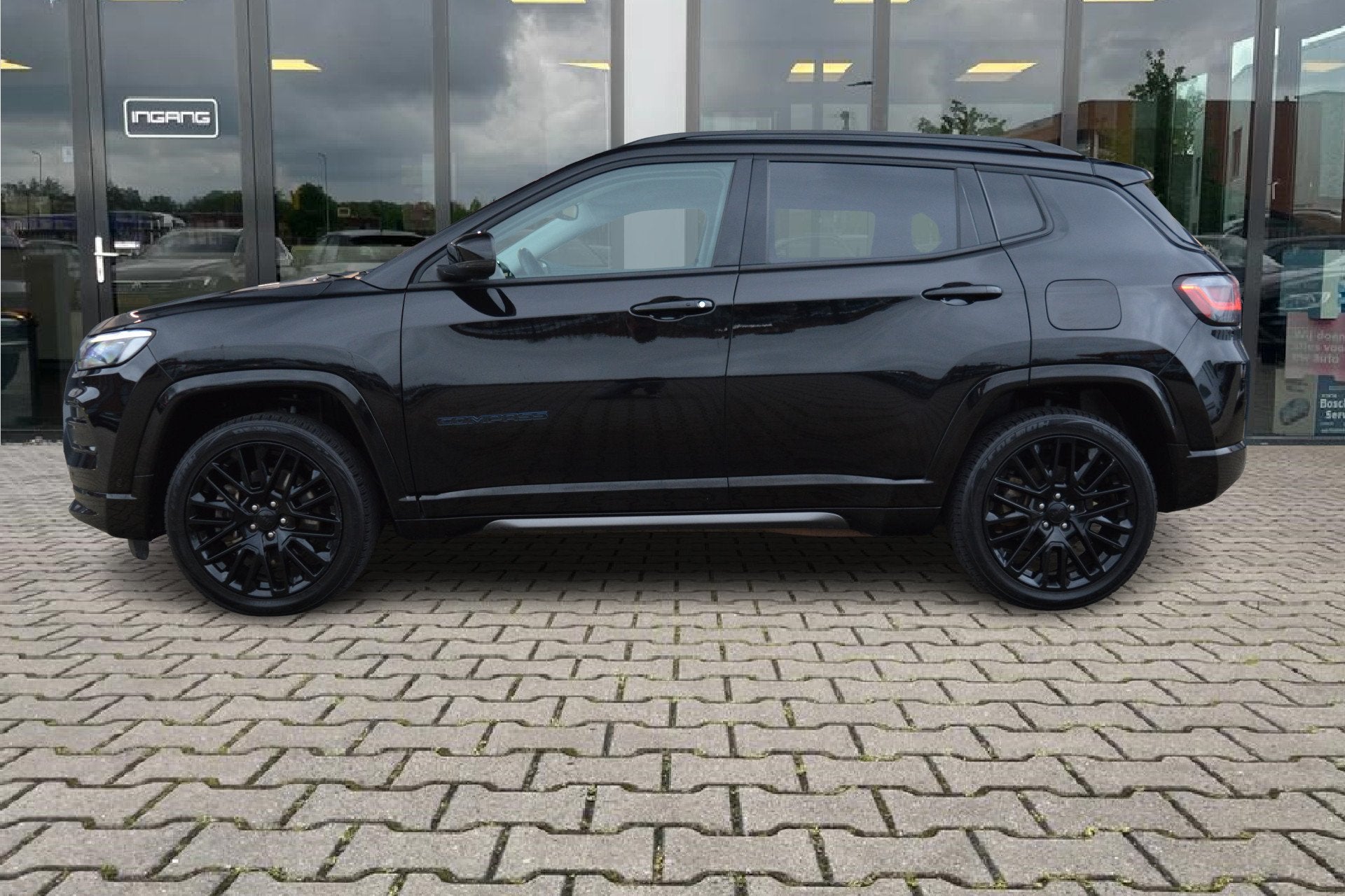 Jeep Compass 4xe 240 Plug-in Hybrid Electric S | ACC | 360 C, Automaat, Zwart, 4 cilinders, Zwart
