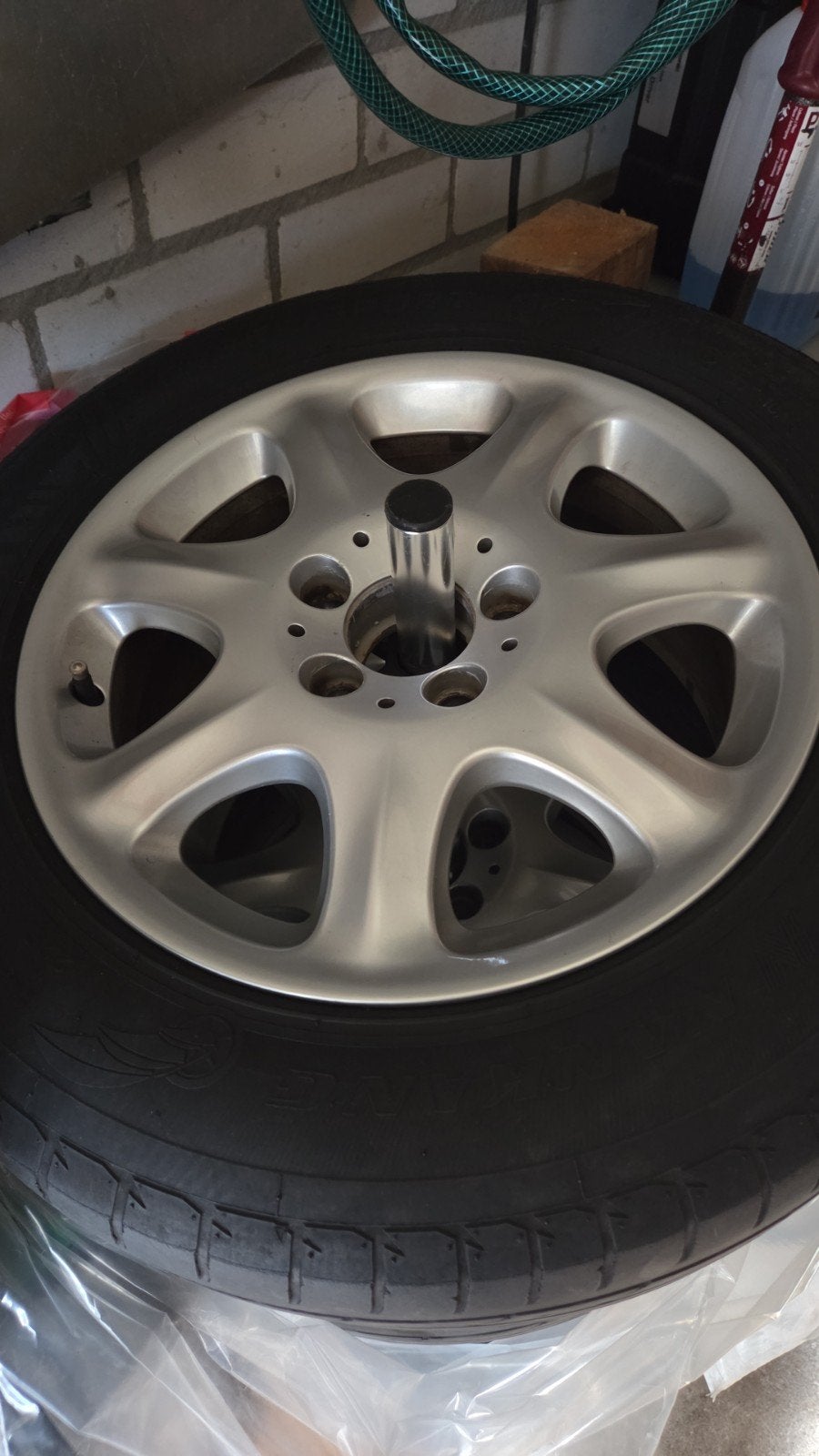 Mercedes-Benz S klasse 2006 velgen met zomerbanden, Ophalen, Gebruikt, 16 inch, Banden en Velgen