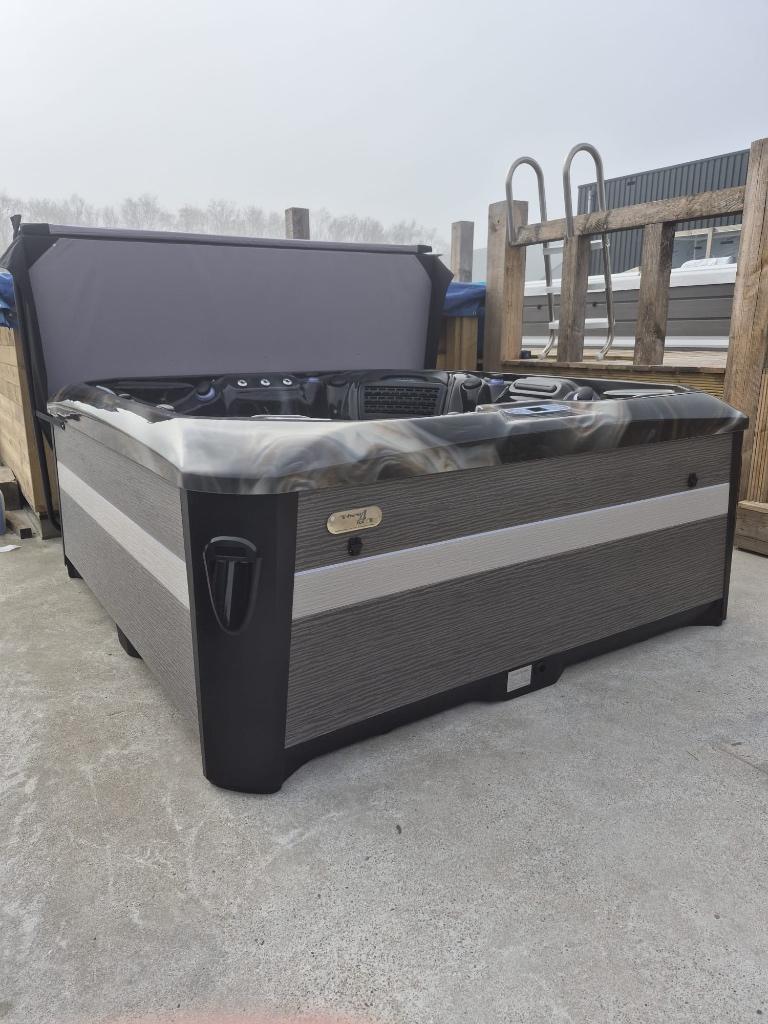 2026 model spa I 5 persoons I Garantie I Showroom, Ophalen, 8431 NA, Buurstede 17, Wellness4Fun, Nieuw