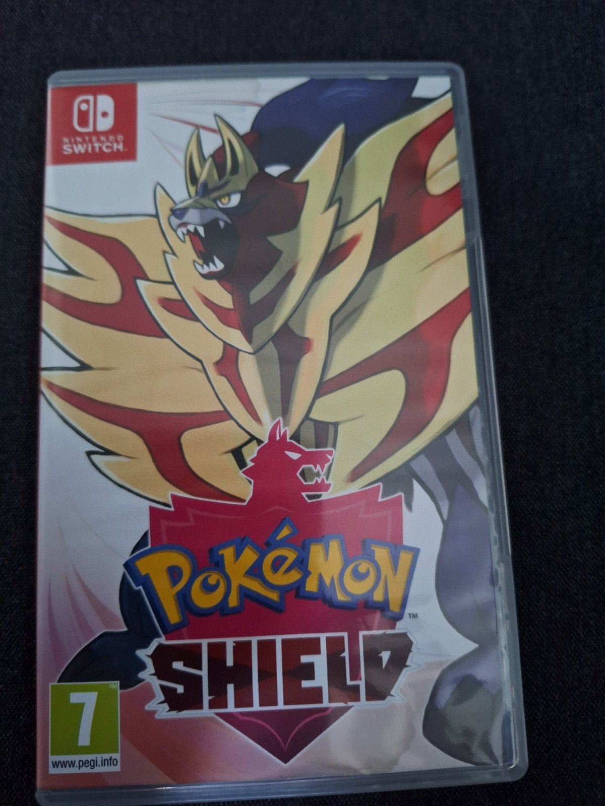 Pokémon Shield Nintendo Switch - Zo goed als nieuw, Spelcomputers en Games, Games | Nintendo Switch, Online, 1 speler, Ophalen of Verzenden
