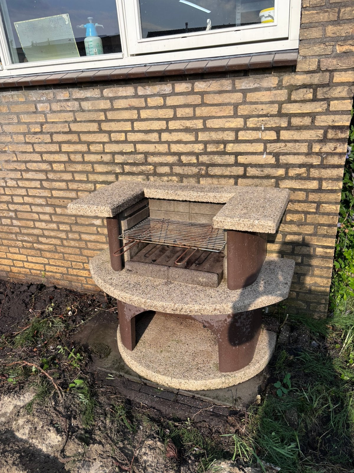 Betonnen BBQ / Barbecue, Ophalen, Gebruikt