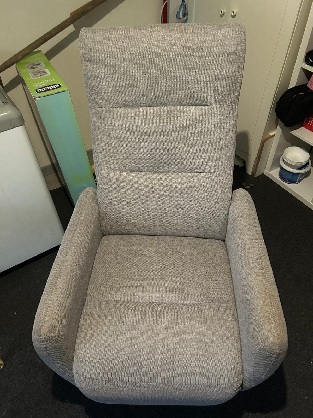 JYSK relaxstoel / fauteuil met uitklapbare voetensteun grijs, Ophalen of Verzenden, Zo goed als nieuw, Stof, 50 tot 75 cm