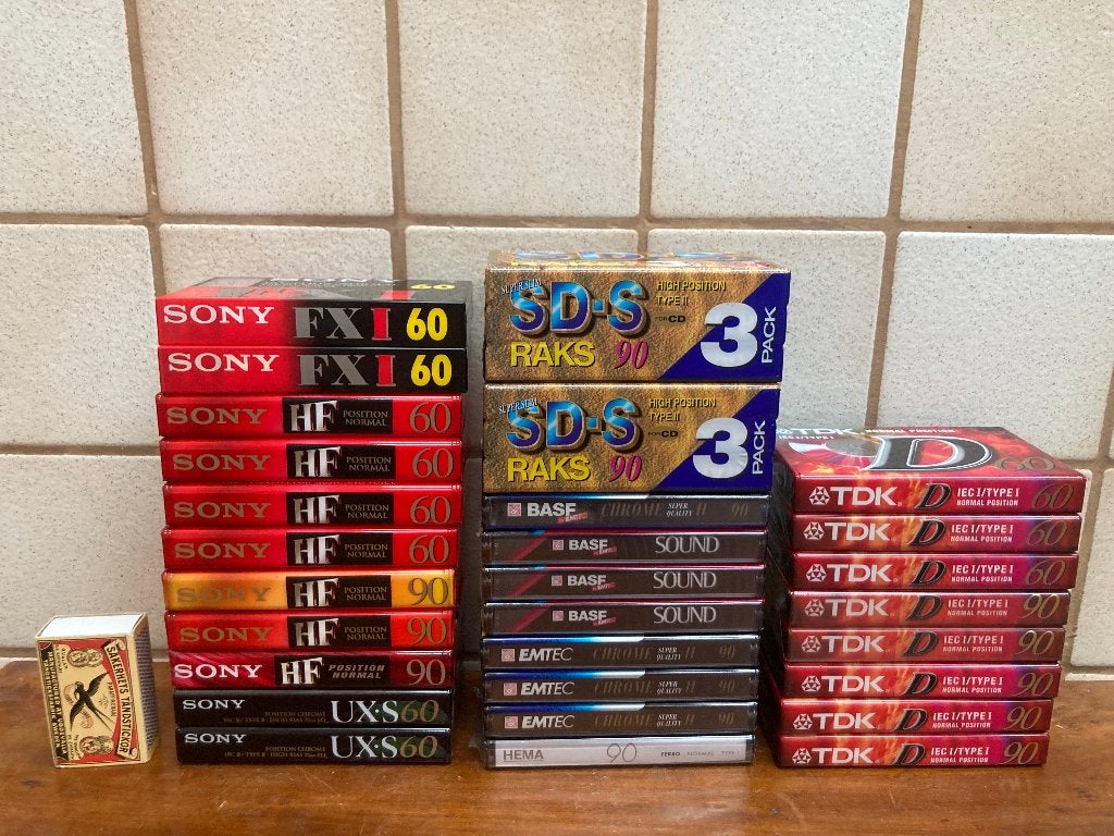33 nieuwe cassettebandjes onbespeeld in cellofaan plastic, Cd's en Dvd's, Cassettebandjes, Overige genres, Ophalen of Verzenden