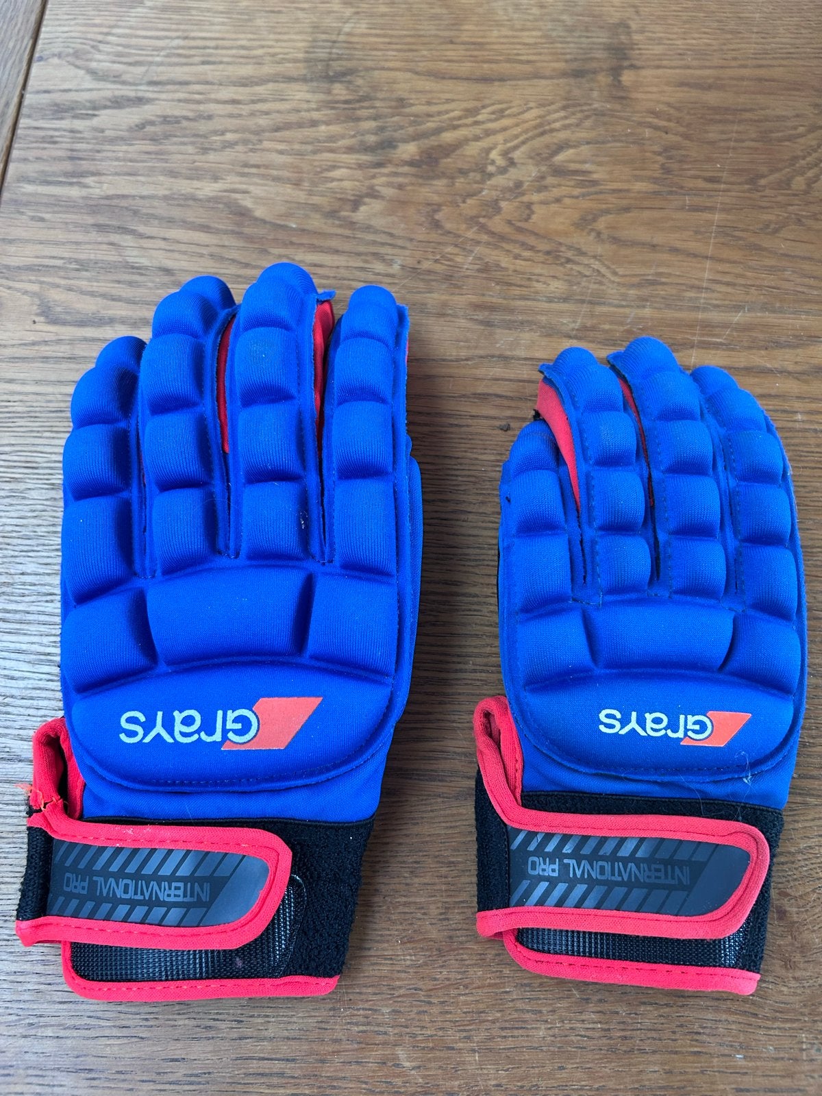 Gratis Zaalhockeyhandschoen Grays International Pro (S & M), Sport en Fitness, Ophalen, Gebruikt, Overige typen