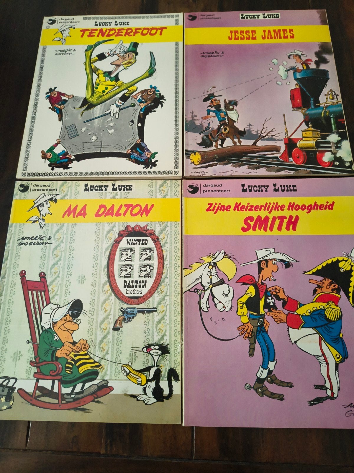 Lucky Luke stripboeken - 7 delen, Meerdere stripboeken, Ophalen of Verzenden, Gelezen