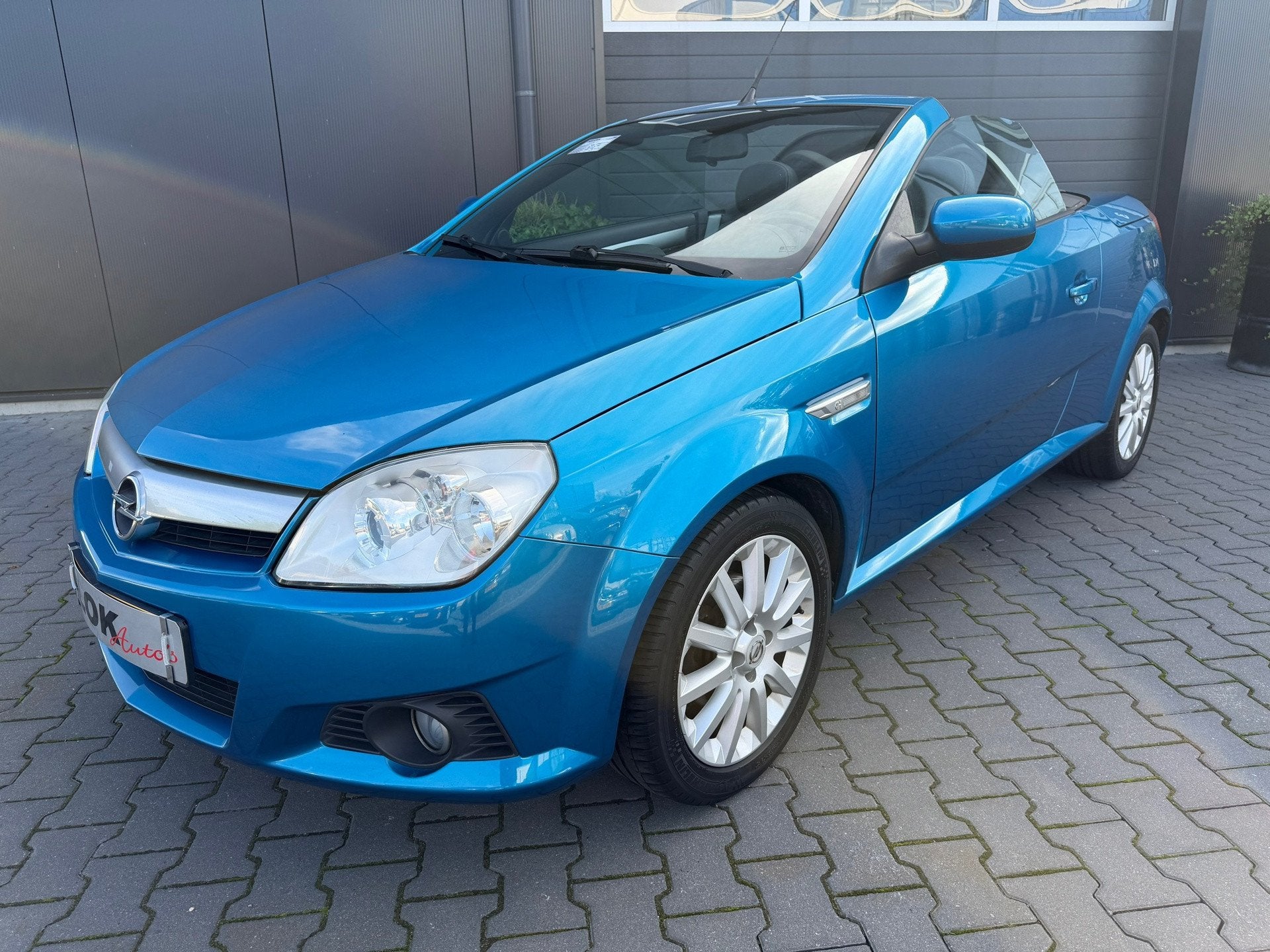 Opel Tigra TwinTop 1.4-16V Sport, Voorwielaandrijving, Gebruikt, Zwart, 4 cilinders