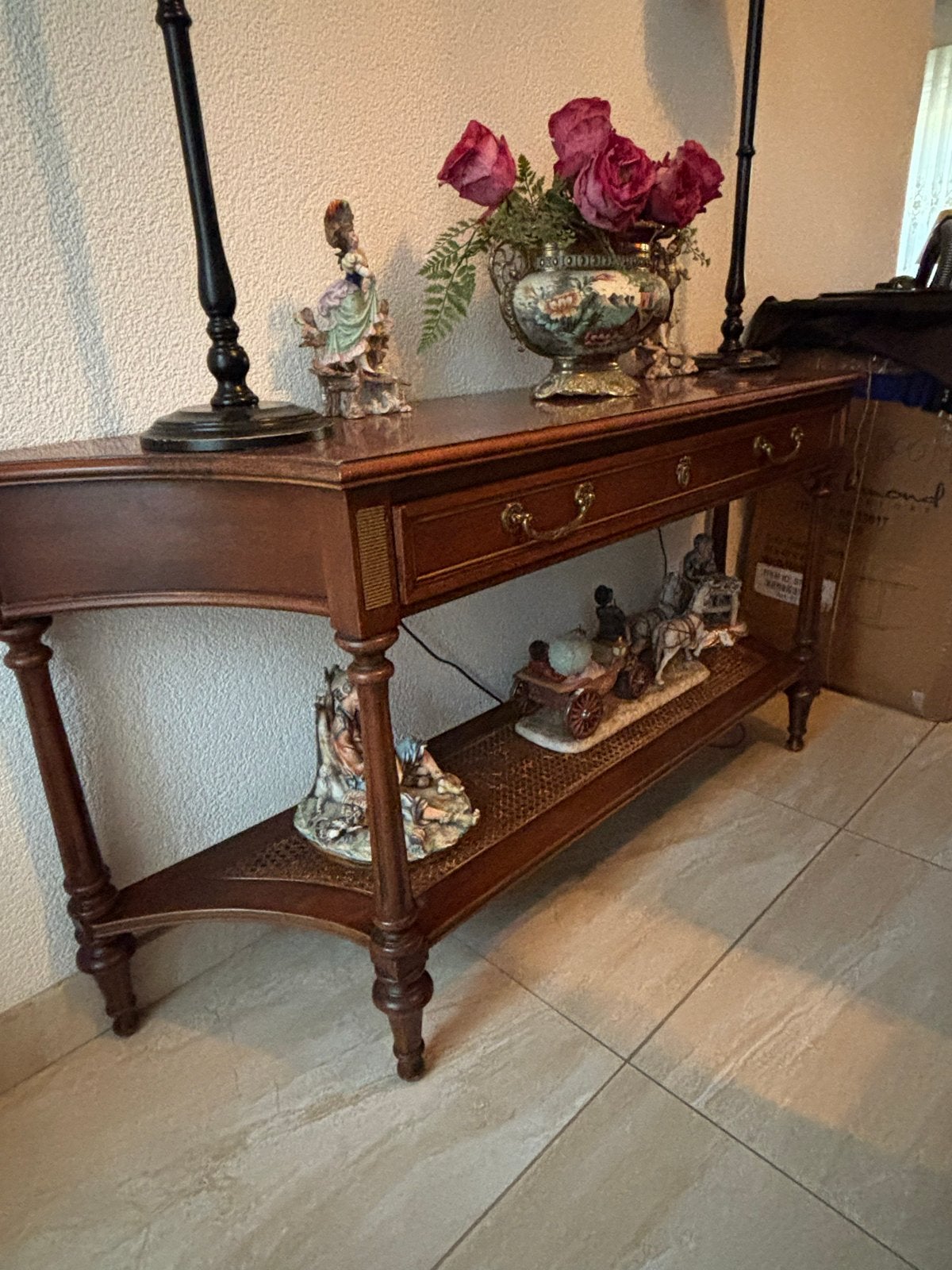 Klassieke houten sidetable met lade en legplank, Ophalen
