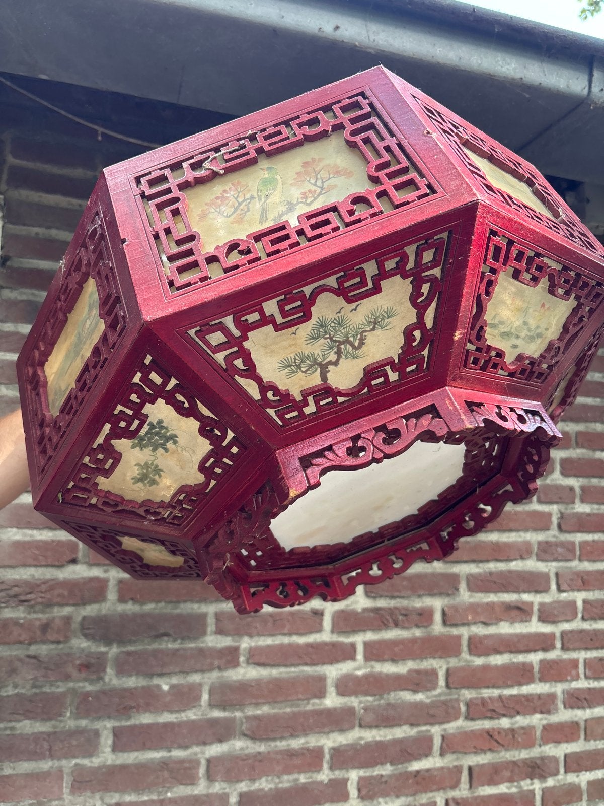 Indonesische hanglamp lantaarn met houtsnijwerk, Ophalen