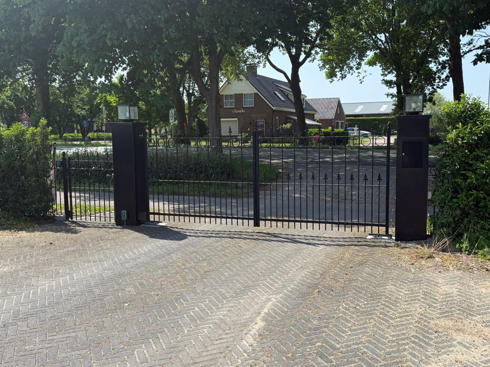 Dubbele poort met looppoort - 153x148 cm en 100x110 cm, Ophalen, Gebruikt, Buitendeur, Metaal